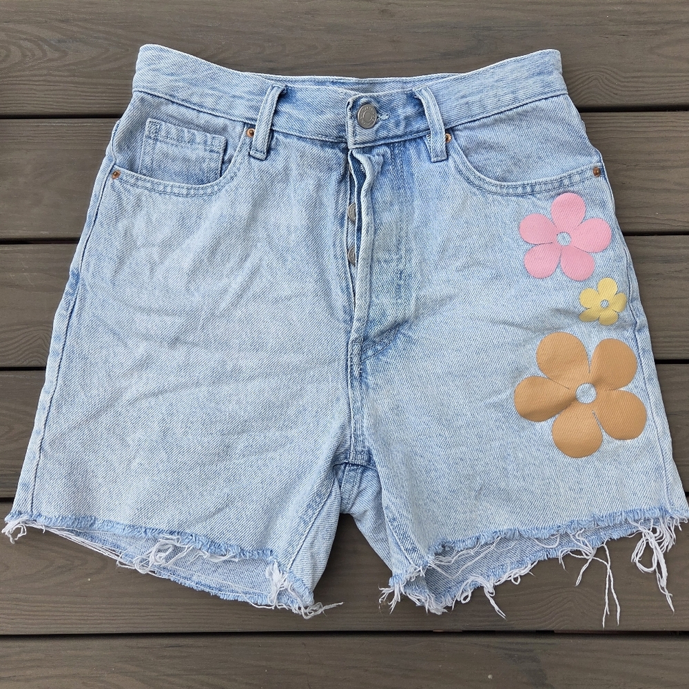 Pacsun 90s Girlfriend Flower Lightwash Denim Shorts Size 25